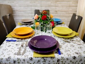 Dining - Newly refurbished centrally located 2 bedroom apartment near Sorrento (Vico Equense)