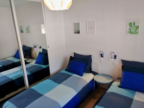 2 chambres, fer et planche à repasser, Wi-Fi gratuit, draps fournis