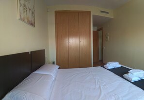 2 slaapkamers, een kluis op de kamer, een strijkplank/strijkijzer