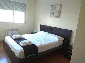 2 slaapkamers, een kluis op de kamer, een strijkplank/strijkijzer