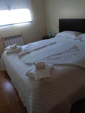 2 Schlafzimmer, Zimmersafe, Bügeleisen/Bügelbrett, kostenloses WLAN