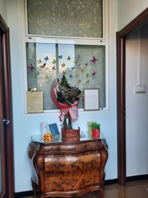 Interior - Two-room apartment with parking space (Genova)