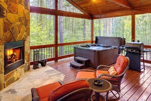 Tina de hidromasaje al aire libre