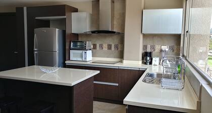 Gorgeous Private Apartment with FREE Airport/Bus Pick-Up