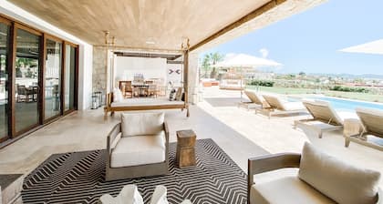 Villa con vista al mar con túnel privado a la hermosa playa - Construcción nueva
