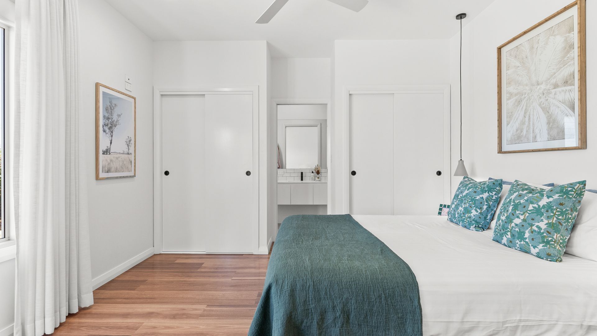 3 bedrooms, desk, iron/ironing board, WiFi