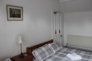 华丽双人房 (with Shower) | 熨斗/熨衣板、免费 WiFi、床单