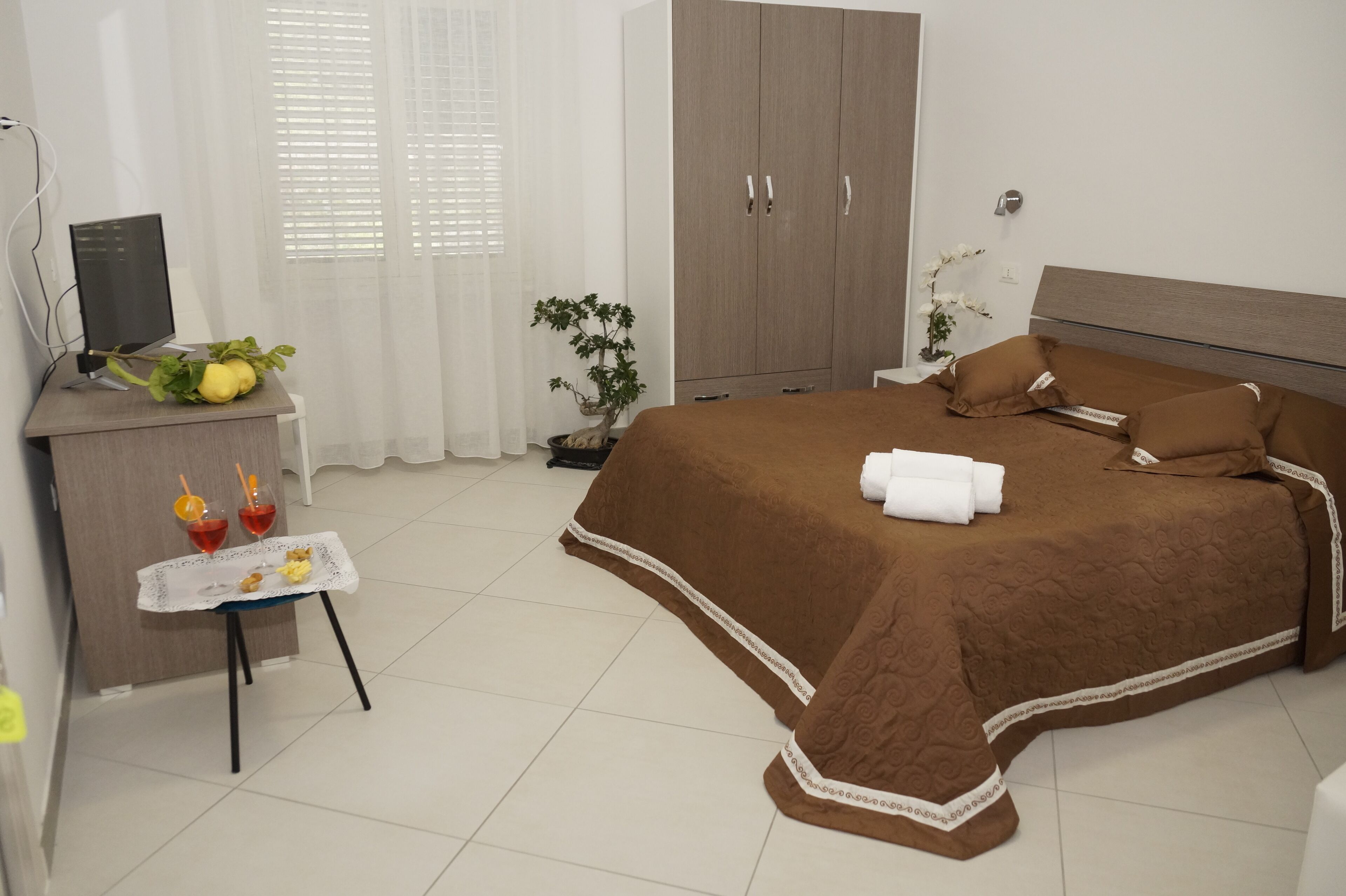 classic double room, mountain view | bathroom | shower, rainfall showerhead, free toiletries, hair dryer