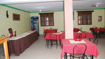 Breakfast, lunch, dinner served; local and international cuisine