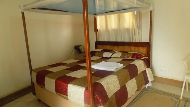 Habitación doble, 1 cama Queen size, para no fumadores | Decoración personalizada, muebles diferentes y ropa de cama