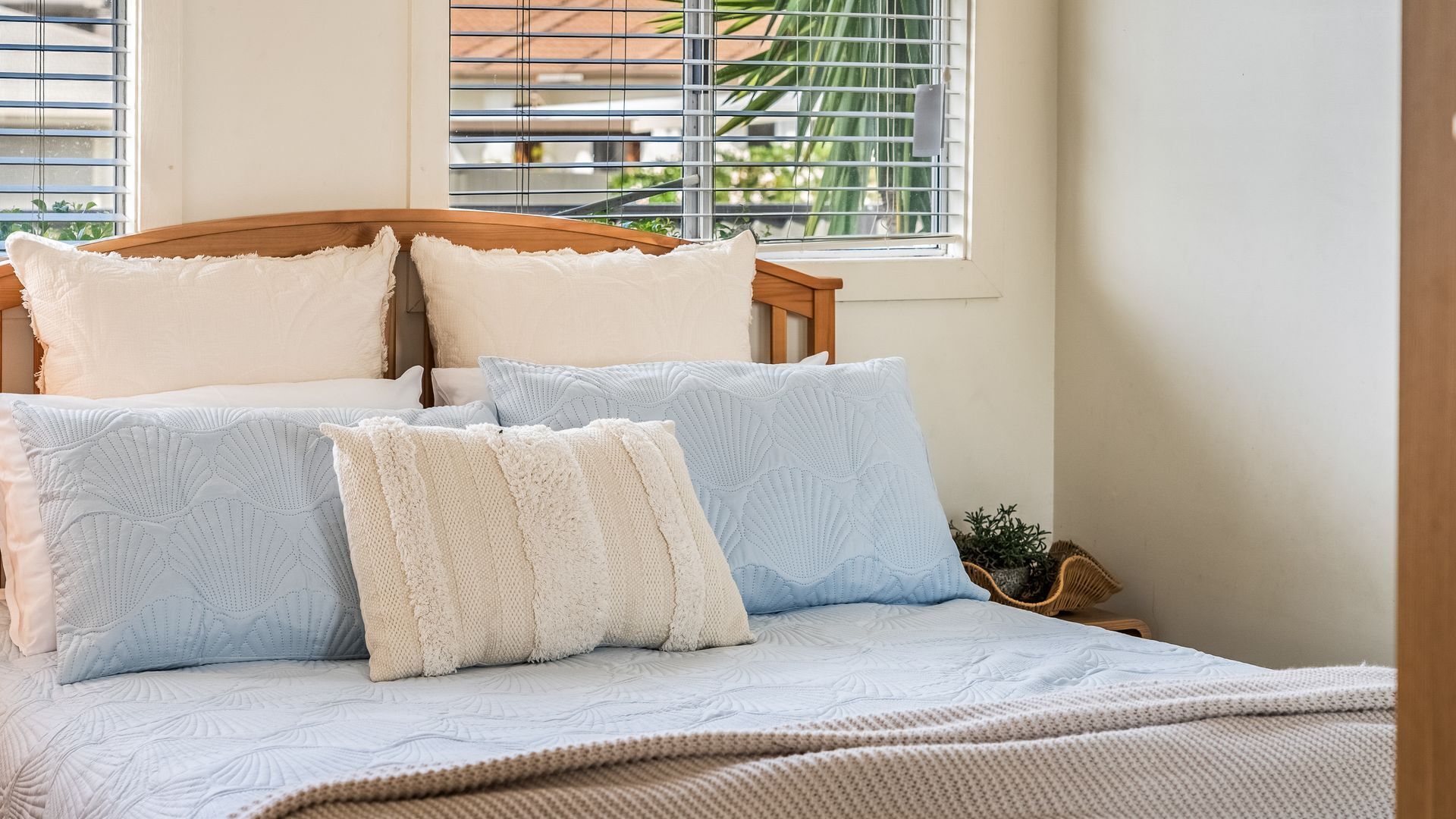 2 chambres, fer et planche à repasser, draps fournis