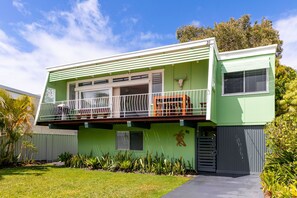 Exterior - BEACHED @ YAMBA - Water Views, Pet Friendly and Air-con (Yamba)