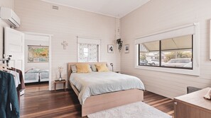 3 室のベッドルーム、デスク、アイロン / アイロン台、WiFi