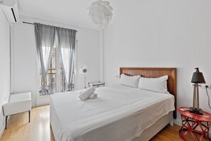 3 chambres, fer et planche à repasser, Wi-Fi gratuit, draps fournis