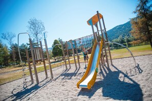 Children’s play area – outdoor