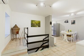 Unclassified image, 2 of 15, button - Arianna's House (Palermo)