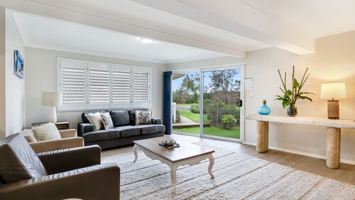 3-18 Mangrove Street