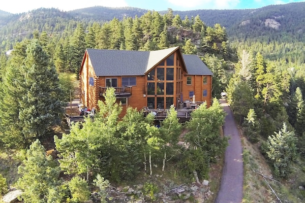 Spectacular Colorado Mountain Lodge!