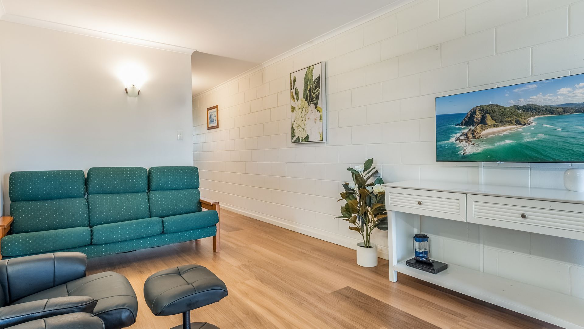 TV, DVD-spiller og bøker