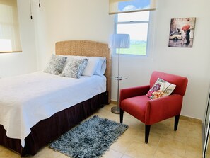 3 chambres, lit parapluie, Wi-Fi, draps fournis