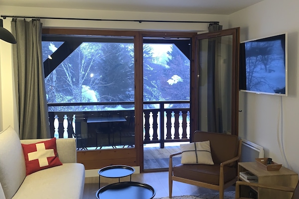 Family Apartment | Living area | Flat-screen TV