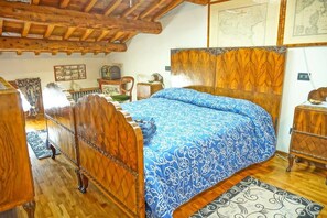 ห้องแฟมิลี่, ห้องน้ำรวม | โต๊ะทำงาน, ผ้าม่านกันแสง, เตารีด/โต๊ะรีดผ้า, เปล/เตียงเด็กอ่อน (ฟรี)