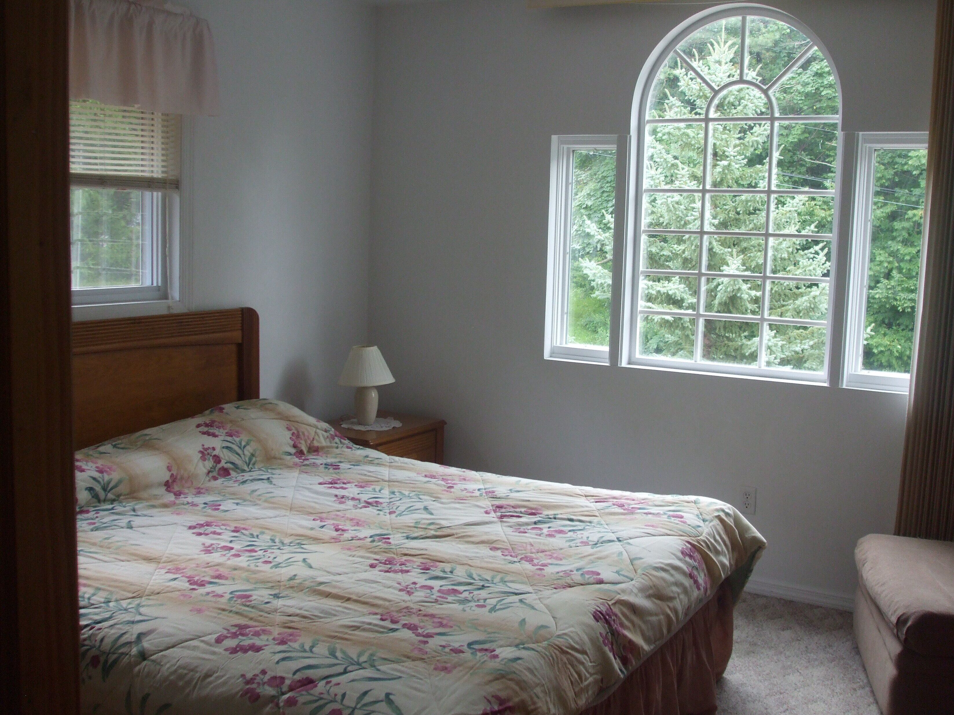 10 bedrooms, WiFi, bed sheets