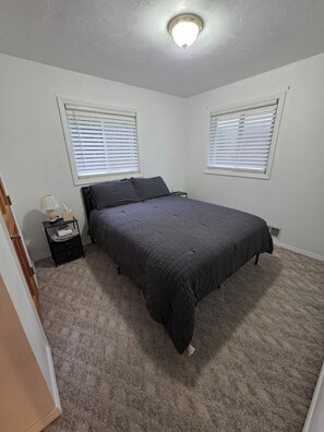 10 bedrooms, WiFi, bed sheets