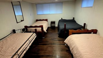 10 bedrooms, WiFi, bed sheets