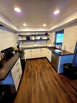 Fridge, microwave, oven, stovetop - 10 bedroom 5 bath mountain home private  in-ground pool. Newly renovated 2026 (champion)