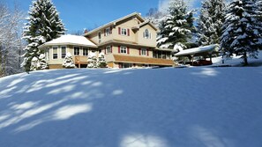 Exterior - 10 bedroom 5 bath mountain home private  in-ground pool. Newly renovated 2026 (champion)