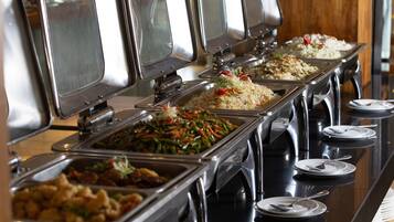 Daily buffet breakfast for a fee