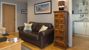 Cottage (Ash Cottage) | Private kitchen - HIGHLAND HOLIDAY COTTAGES (Newtonmore)