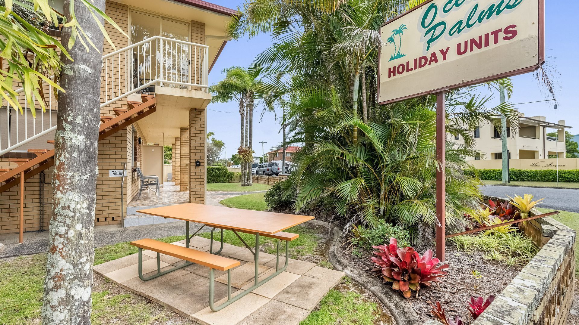 屋外ダイニングエリア