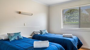 2 室のベッドルーム、アイロン / アイロン台、WiFi、ベッドシーツ