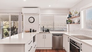 Fridge, microwave, oven, stovetop - The Beach Shack - 12 Flame Street (EVANS HEAD)