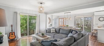 FLA12 - STRANDEN SHACK EVANS HEAD