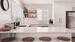 Fridge, microwave, oven, stovetop - The Beach Shack - 12 Flame Street (EVANS HEAD)