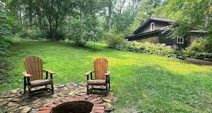 Wrightsville Cabin: Outdoor Fire Pit: Hammock by the creek: Long Level Marina