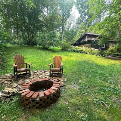 Wrightsville Cabin: Outdoor Fire Pit: Hammock by the creek: Long Level Marina