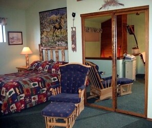 3 makuuhuonetta, silitysrauta/-lauta, Wi-Fi, vuodevaatteet