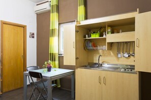 Studio | Eigene Kochnische