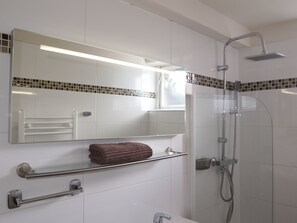 Lägenhet (Harz und Herzlich incl.35EUR cleaning) | Badrum | Dusch och regndusch