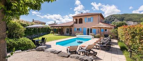 Piscine extérieure, piscine chauffée