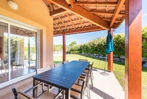 Outdoor dining - Villa du Bonheur for 8 people with private pool (Vallon-Pont-d'Arc)