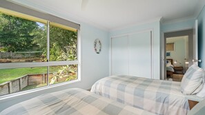 3 bedrooms, iron/ironing board, WiFi, bed sheets