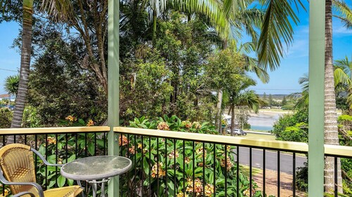 SUN35 - SOUTHSIDE BEACH HOUSE ON SUNDERLAND