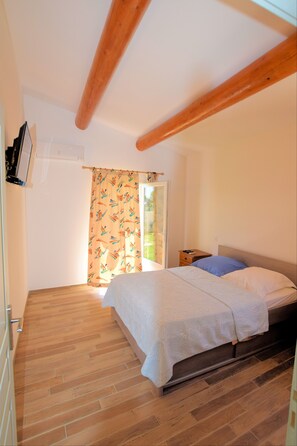 2 slaapkamers, een strijkplank/strijkijzer, wifi, beddengoed