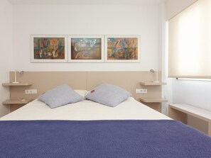 2 chambres, fer et planche à repasser, accès Internet, draps fournis