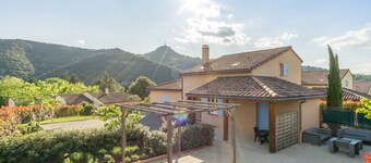 Villa Acacia for 8 people close to the communal swimming pool